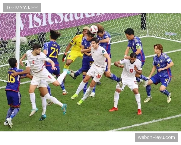 阿兹蒙闪耀赛场,关键进球助力球队逆转取胜