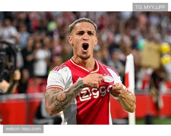 安东尼阿贾克斯时期高光表现助球队夺冠，状态回暖引关注