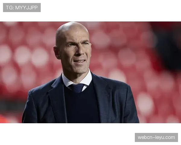 齐达内足球贡献无可替代，战术大师地位再获瞩目