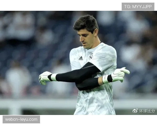 库尔图瓦雅辛奖荣誉加身，门将表现稳健备受认可