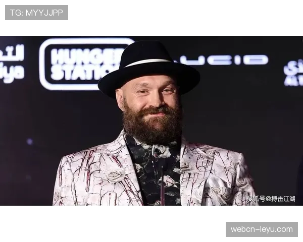 泰森·富里赛后直接躺平吃炸鸡，这自律人设是真崩了还是我眼花了？